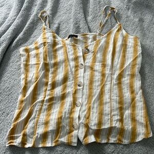 Women’s like new button up tank top! Size: large